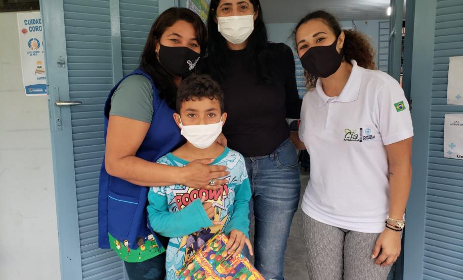 Ação de Dia das Crianças que beneficiou 180 alunos da rede municipal acontece em parceria com a Superintendência Geral de Ação Solidária, do Governo do Estado, dentro da campanha Paraná Piá.