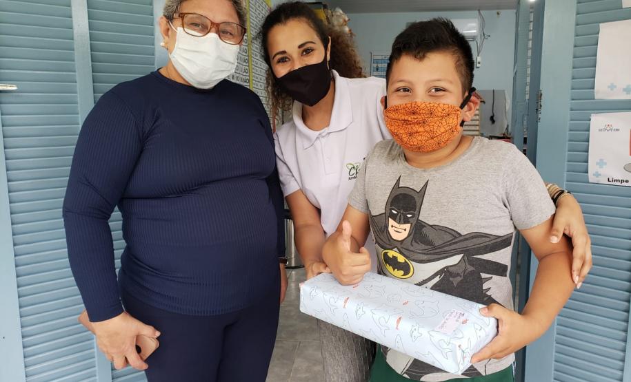 Ação de Dia das Crianças que beneficiou 180 alunos da rede municipal acontece em parceria com a Superintendência Geral de Ação Solidária, do Governo do Estado, dentro da campanha Paraná Piá.