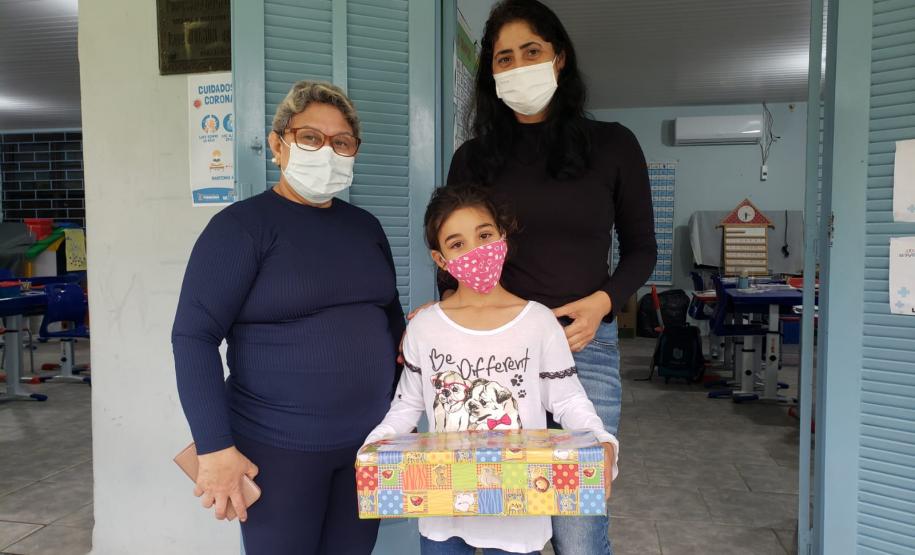 Ação de Dia das Crianças que beneficiou 180 alunos da rede municipal acontece em parceria com a Superintendência Geral de Ação Solidária, do Governo do Estado, dentro da campanha Paraná Piá.