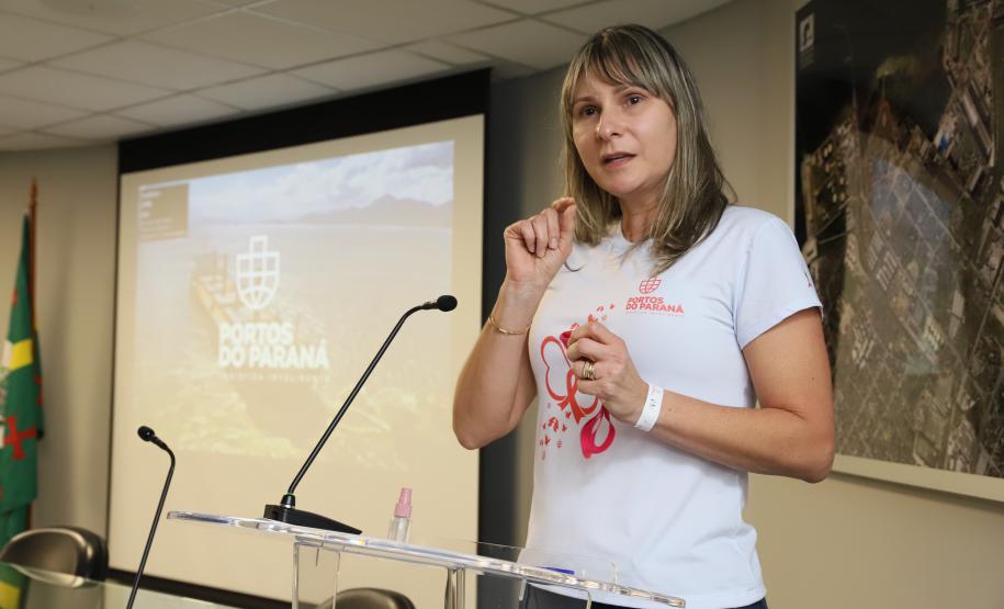 oram três dias intensos de programação da Portos do Paraná para marcar o Outubro Rosa. De segunda a quarta-feira (4 a 6), por quase duas horas durante as tardes, 150 mulheres, trabalhadoras dos portos, se reuniram para falar da saúde e de autocuidado.