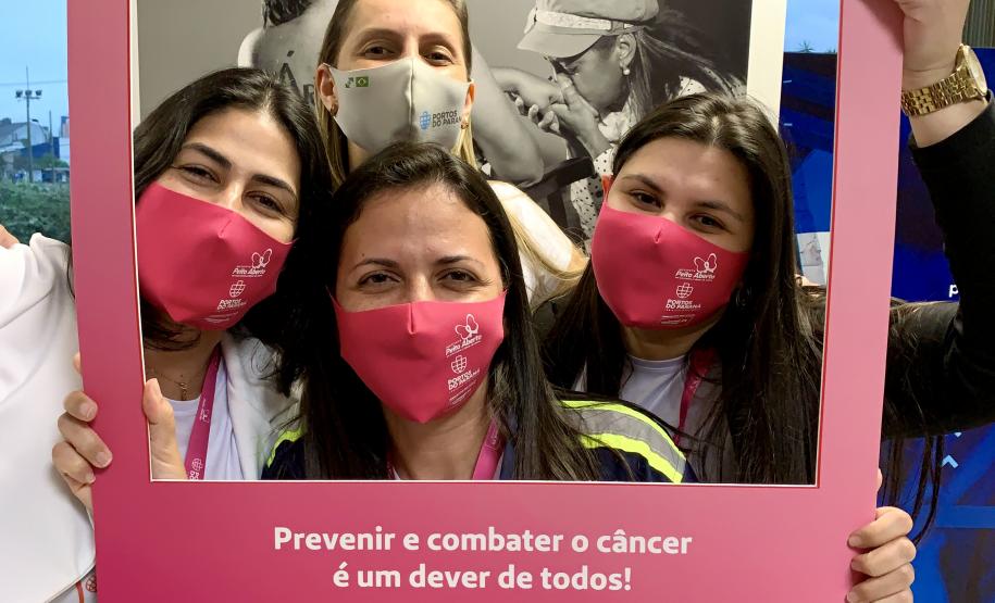 oram três dias intensos de programação da Portos do Paraná para marcar o Outubro Rosa. De segunda a quarta-feira (4 a 6), por quase duas horas durante as tardes, 150 mulheres, trabalhadoras dos portos, se reuniram para falar da saúde e de autocuidado.