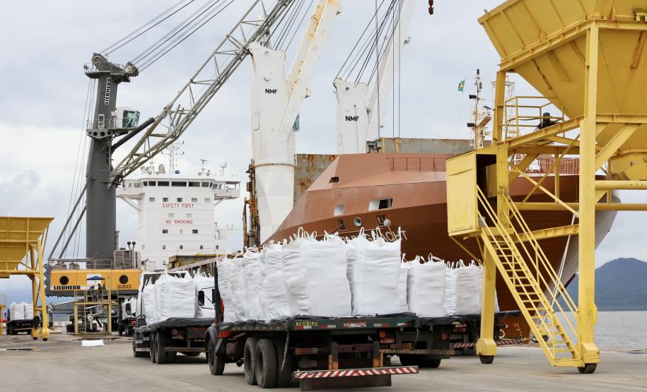 Portos do Paraná fecham setembro com um volume de 44,5 milhões de cargas movimentadas no ano