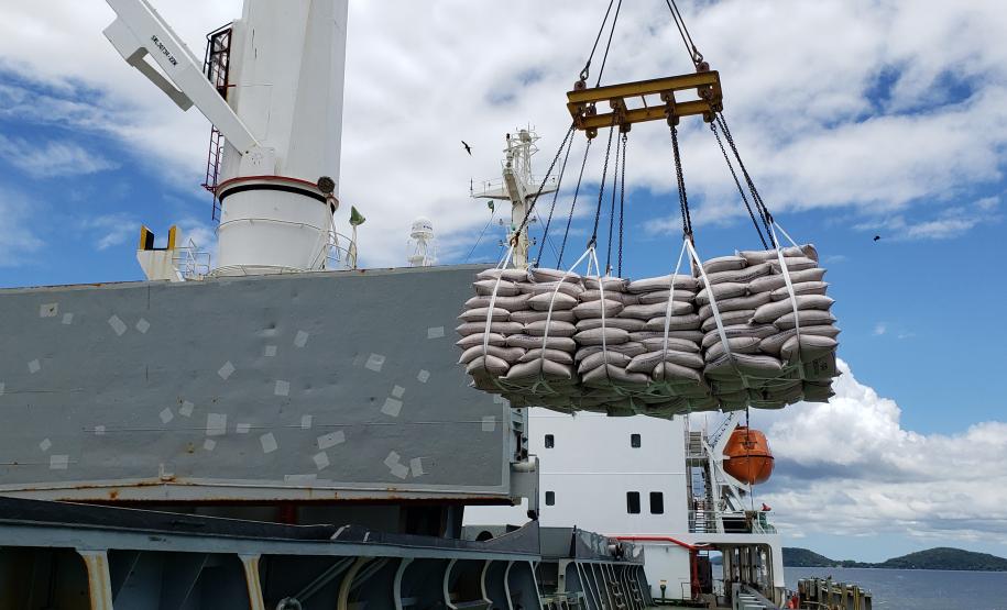 Já passaram pelo Porto de Antonina neste ano, de janeiro a outubro, 1.168.103 toneladas de produtos, que ultrapassa em 230.103 toneladas do total movimentado durante todo o ano de 2020: 938 mil toneladas..