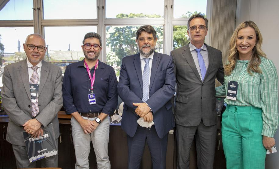 Ministro do TST debate trabalho portuário em seminário na Portos do Paraná