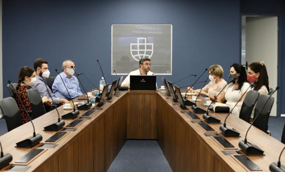 Nesta terça-feira (09), representantes da diplomacia espanhola no Brasil visitaram o Porto de Paranaguá. A comitiva, integrada pela conselheira de Agricultura, Pesca e Alimentação da Embaixada, Maria Elisa Barahona Nieto, e pela cônsul honorária do país, em Curitiba, Blanca Hernando Barco, foi recebida pela diretoria da Portos do Paraná.