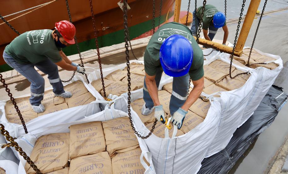 Já passaram pelo Porto de Antonina neste ano, de janeiro a outubro, 1.168.103 toneladas de produtos. Volume ultrapassa em 230.103 toneladas o total movimentado durante todo o ano de 2020: 938 mil toneladas.