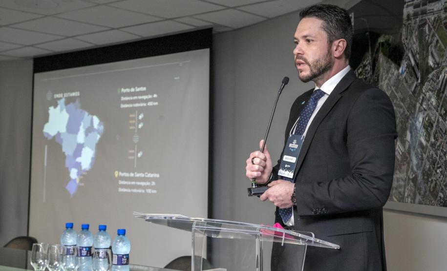 Ministro do TST debate trabalho portuário em seminário na Portos do Paraná