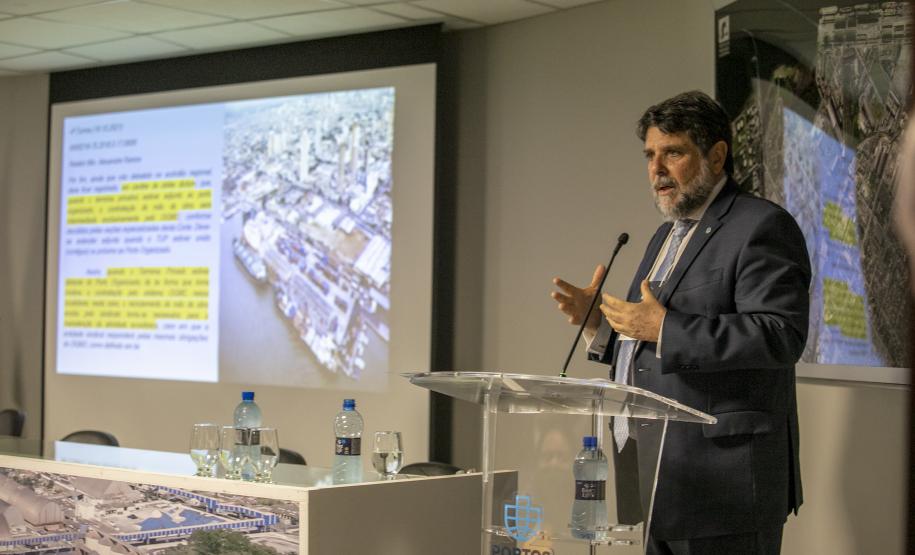 Ministro do TST debate trabalho portuário em seminário na Portos do Paraná