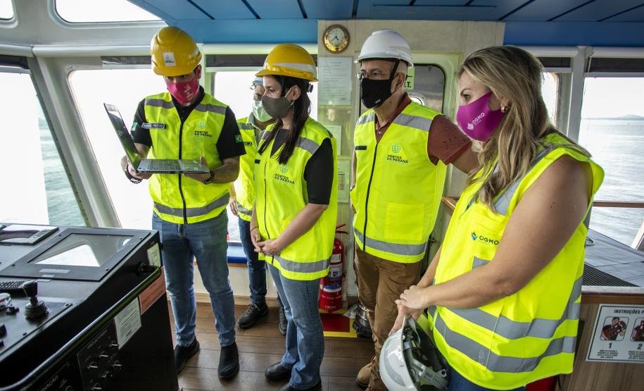 A coordenadora da Coordenadoria Nacional do Trabalho Portuário e Aquaviário (CONATPA) do Ministério Público do Trabalho (MPT), Flávia Bauler, esteve, pela primeira vez, em visita ao Porto de Paranaguá na última terça-feira (23). Recebida pelo diretor jurídico da Portos do Paraná, Marcus Freitas, a procuradora ressaltou a gestão e a organização da empresa pública.