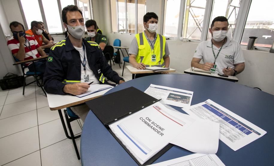 Objetivo é capacitar para trabalhar em uma Estrutura Organizacional de Resposta para emergências envolvendo derramamento de óleo