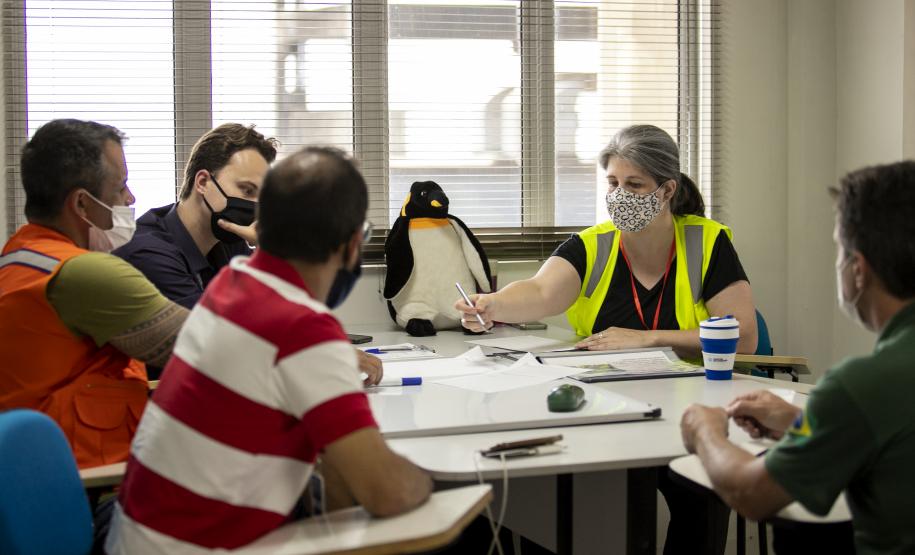 Objetivo é capacitar para trabalhar em uma Estrutura Organizacional de Resposta para emergências envolvendo derramamento de óleo
