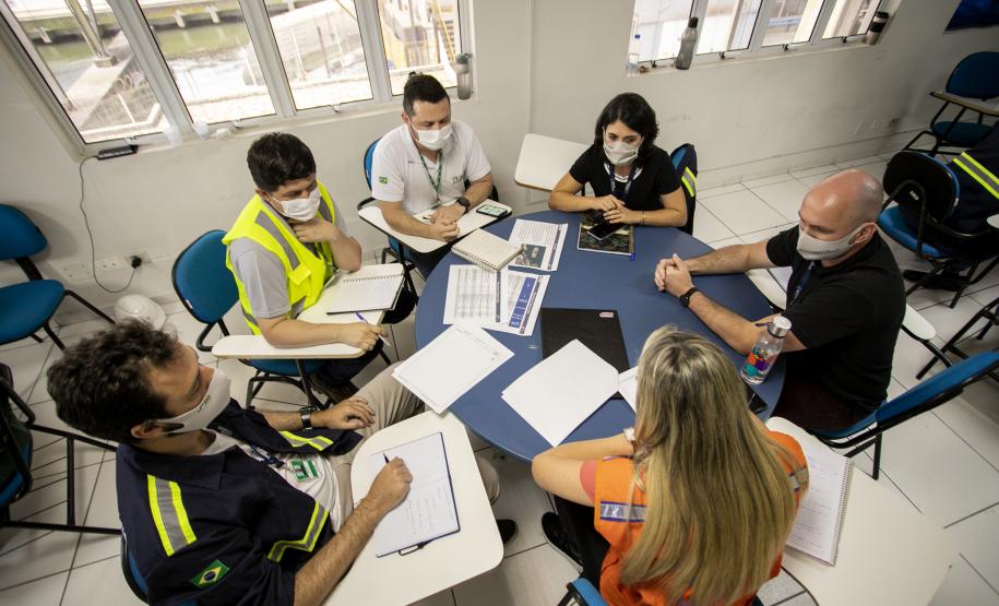 Objetivo é capacitar para trabalhar em uma Estrutura Organizacional de Resposta para emergências envolvendo derramamento de óleo