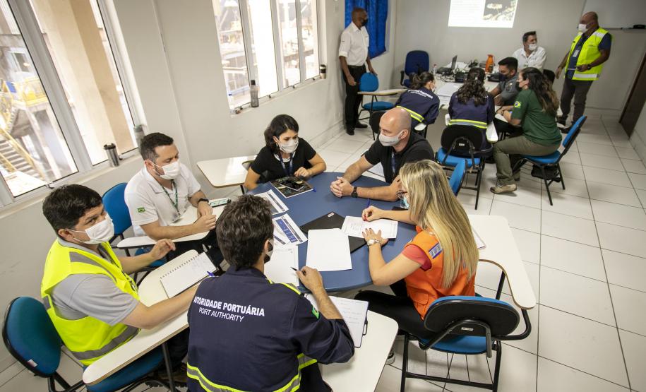 Objetivo é capacitar para trabalhar em uma Estrutura Organizacional de Resposta para emergências envolvendo derramamento de óleo