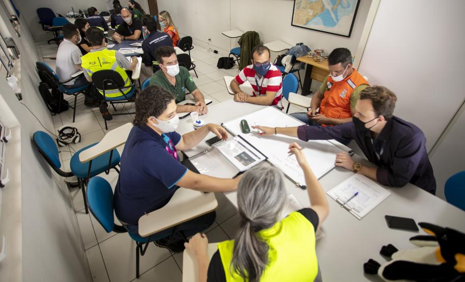 Objetivo é capacitar para trabalhar em uma Estrutura Organizacional de Resposta para emergências envolvendo derramamento de óleo