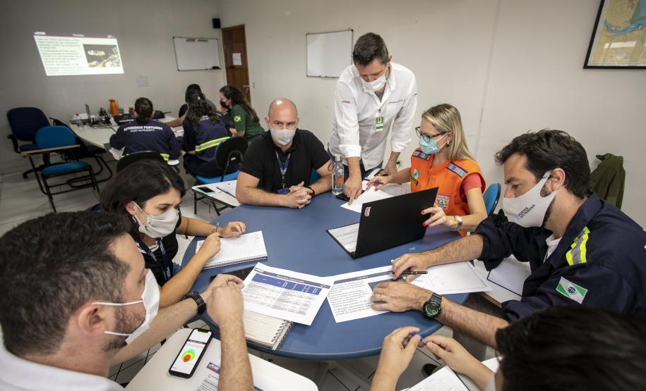 Objetivo é capacitar para trabalhar em uma Estrutura Organizacional de Resposta para emergências envolvendo derramamento de óleo