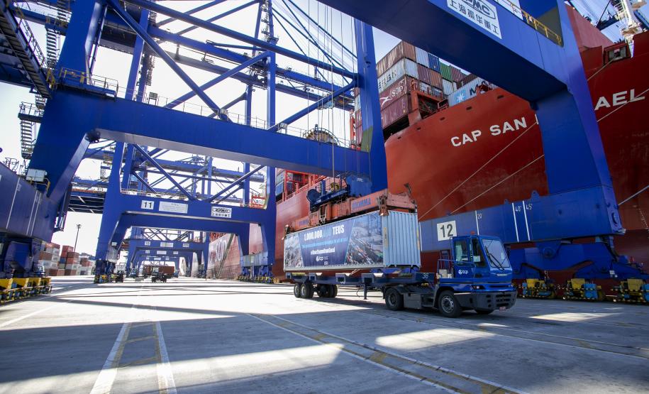 Terminal de contêineres do Porto de Paranaguá alcança marca de 1 milhão de unidades movimentadas