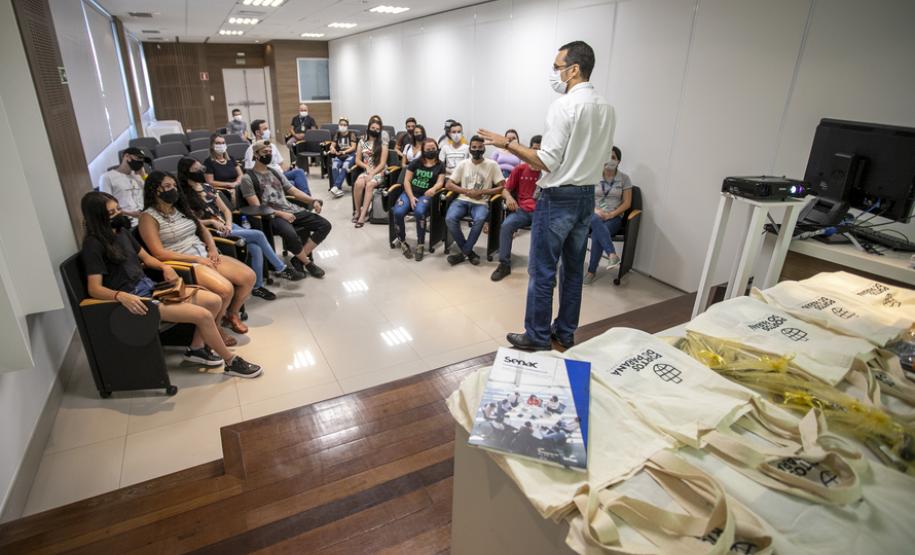 A ação está ligada ao projeto Jovem Aprendiz, que contempla o programa de Educação Ambiental da empresa pública, como ação de compensação da licença ambiental de operação, liberada pelo Instituto Brasileiro do Meio Ambiente e dos Recursos Naturais Renováveis (Ibama).