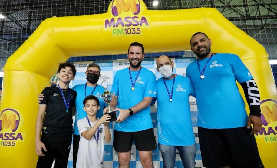 Portos do Paraná reúne colaboradores e terceirizados para promover conscientização e confraternização neste sábado (20), em Paranaguá. Na arena esportiva Albertina Salmon, um torneio de futebol marcou o “Novembro Azul”, mês de conscientização sobre a saúde do homem e a prevenção ao câncer de próstata.