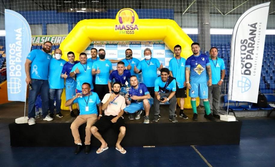 Portos do Paraná reúne colaboradores e terceirizados para promover conscientização e confraternização neste sábado (20), em Paranaguá. Na arena esportiva Albertina Salmon, um torneio de futebol marcou o “Novembro Azul”, mês de conscientização sobre a saúde do homem e a prevenção ao câncer de próstata.