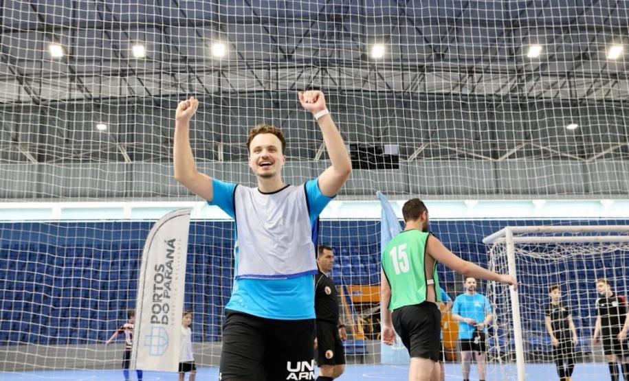 Portos do Paraná reúne colaboradores e terceirizados para promover conscientização e confraternização neste sábado (20), em Paranaguá. Na arena esportiva Albertina Salmon, um torneio de futebol marcou o “Novembro Azul”, mês de conscientização sobre a saúde do homem e a prevenção ao câncer de próstata.