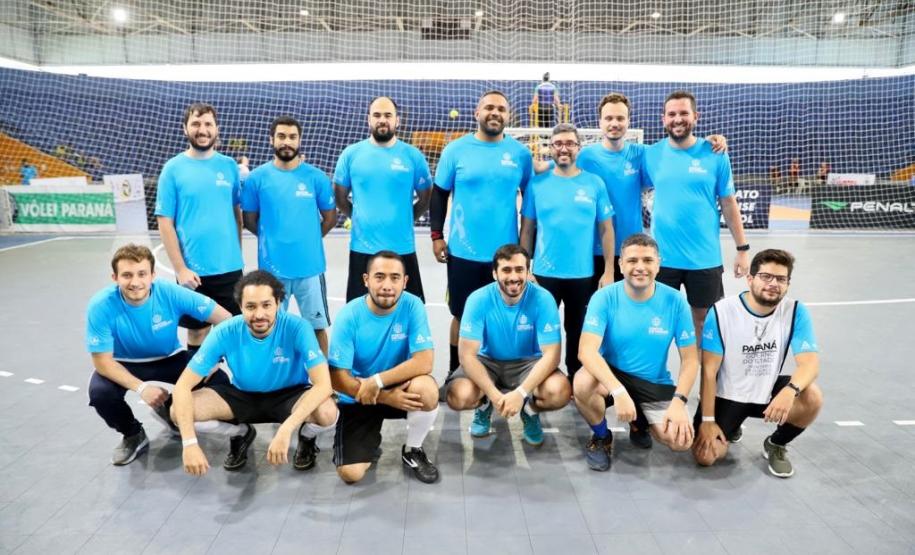 Portos do Paraná reúne colaboradores e terceirizados para promover conscientização e confraternização neste sábado (20), em Paranaguá. Na arena esportiva Albertina Salmon, um torneio de futebol marcou o “Novembro Azul”, mês de conscientização sobre a saúde do homem e a prevenção ao câncer de próstata.