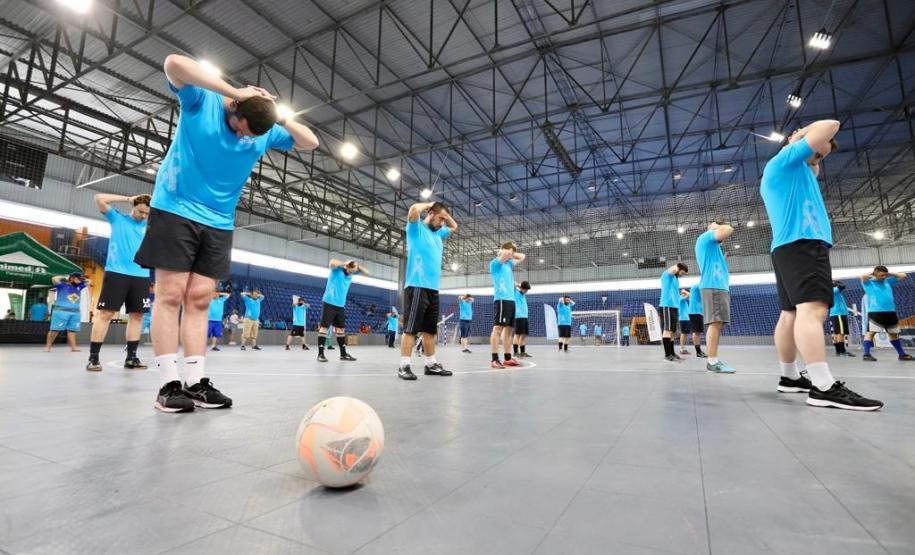 Portos do Paraná reúne colaboradores e terceirizados para promover conscientização e confraternização neste sábado (20), em Paranaguá. Na arena esportiva Albertina Salmon, um torneio de futebol marcou o “Novembro Azul”, mês de conscientização sobre a saúde do homem e a prevenção ao câncer de próstata.