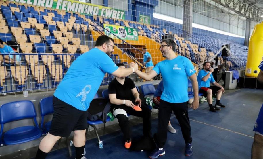 Portos do Paraná reúne colaboradores e terceirizados para promover conscientização e confraternização neste sábado (20), em Paranaguá. Na arena esportiva Albertina Salmon, um torneio de futebol marcou o “Novembro Azul”, mês de conscientização sobre a saúde do homem e a prevenção ao câncer de próstata.