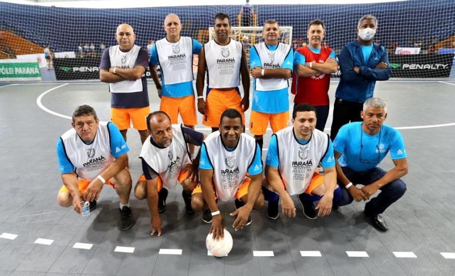 Portos do Paraná reúne colaboradores e terceirizados para promover conscientização e confraternização neste sábado (20), em Paranaguá. Na arena esportiva Albertina Salmon, um torneio de futebol marcou o “Novembro Azul”, mês de conscientização sobre a saúde do homem e a prevenção ao câncer de próstata.