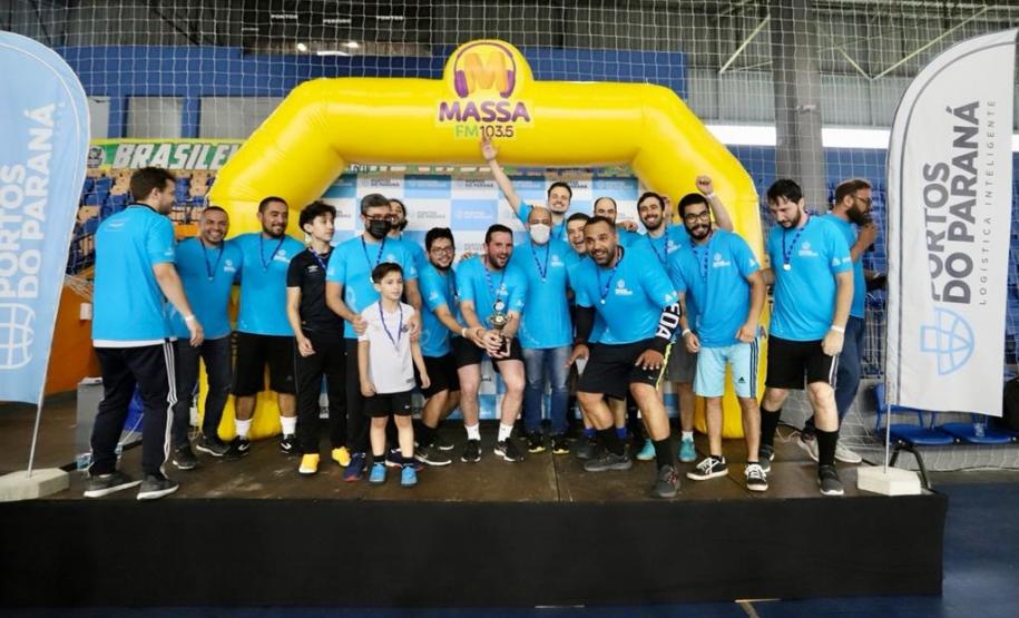 Portos do Paraná reúne colaboradores e terceirizados para promover conscientização e confraternização neste sábado (20), em Paranaguá. Na arena esportiva Albertina Salmon, um torneio de futebol marcou o “Novembro Azul”, mês de conscientização sobre a saúde do homem e a prevenção ao câncer de próstata.