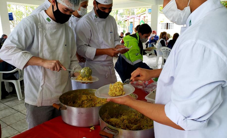 Evento do programa Porto em Ação ofereceu testes de glicemia, aferição de glicose, corte de cabelo, distribuição de kits de jogos lúdicos, atividades físicas e orientações da Marinha e Guarda Portuária.