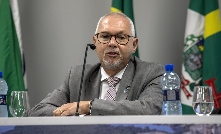 Ministro do TST debate trabalho portuário em seminário na Portos do Paraná