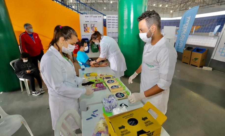 Além do torneio – com 57 jogadores, organizados em quatro times – os participantes e a torcida tiveram acesso a atividades para as crianças, jogos de tabuleiro, serviços médicos básicos (como aferição de pressão e medição da taxa de glicemia), além de café da manhã e um lanche, ao final da manhã, com algodão doce, sanduíche e pipoca.