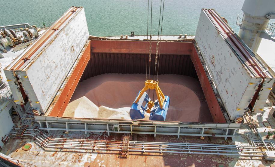 Importação de fertilizantes segue em alta nos portos do Paraná