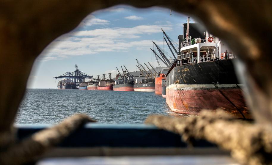 Volume de cargas movimentadas por cabotagem aumenta 38,7% nos portos do Paraná