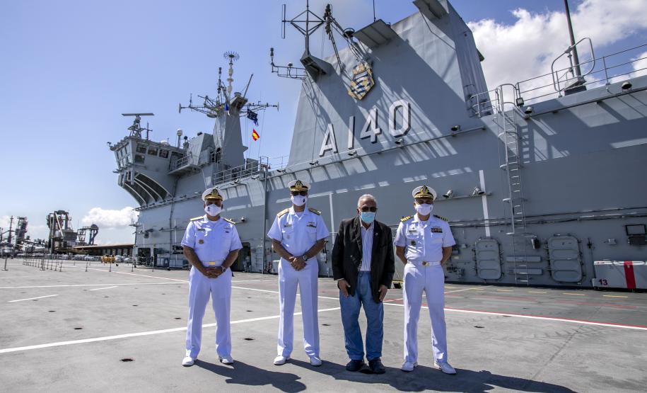 Último dia de visitas oficiais foi marcado pela presença do Almirante de Esquadra de reserva, Arthur Pires Ramos, filho de ex-superintendente da Administração dos Portos de Paranaguá e Antonina.
