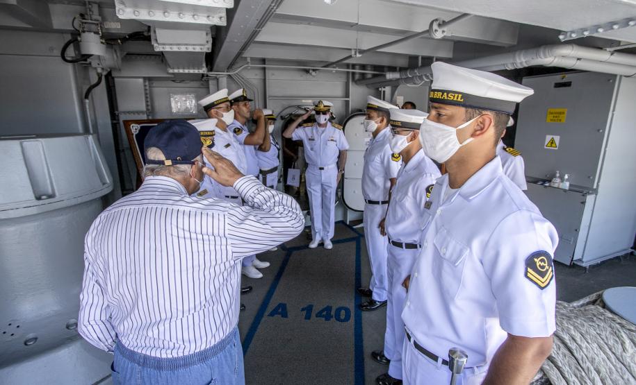 Último dia de visitas oficiais foi marcado pela presença do Almirante de Esquadra de reserva, Arthur Pires Ramos, filho de ex-superintendente da Administração dos Portos de Paranaguá e Antonina.