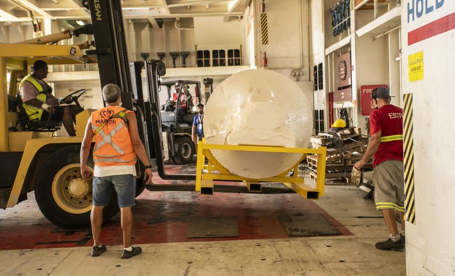 Foram oito volumes, de oito toneladas cada, de equipamentos. Porto paranaense tem operadores altamente qualificados para operar esse tipo de carga especial.