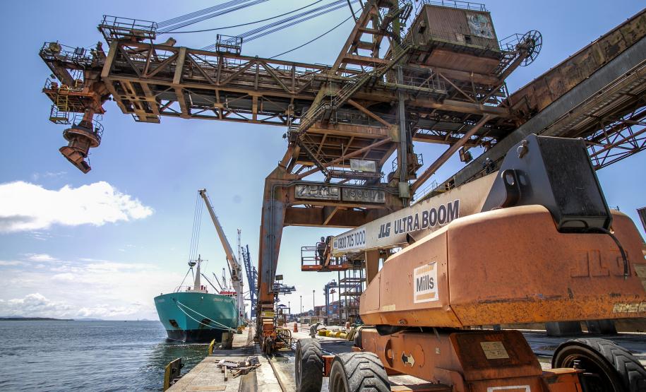 Porto de Paranaguá prepara corredor Leste para demanda de exportação de grãos e farelos