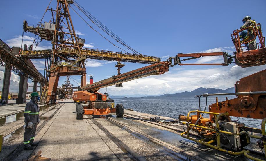 Porto de Paranaguá prepara corredor Leste para demanda de exportação de grãos e farelos
