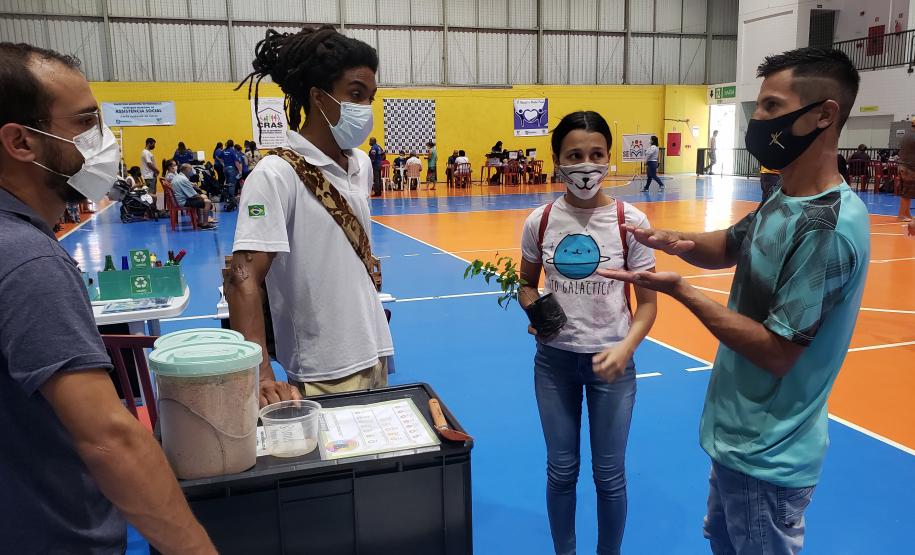 Objetivo é promover interação cada vez maior com a comunidade, levando informações, serviços e educação ambiental para a população local. Empresa pública é parceira na E-Social, ação comandada pela Prefeitura de Paranaguá.