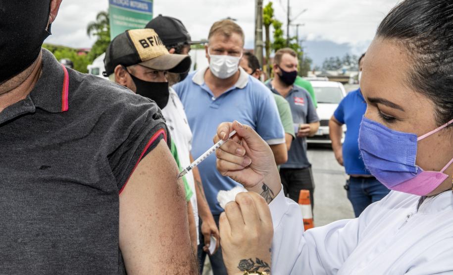 Em parceria com a Portos do Paraná, a ação itinerante da Secretaria de Saúde do município acontece no Pátio de Triagem, a partir desta terça-feira (8), e segue até quinta.