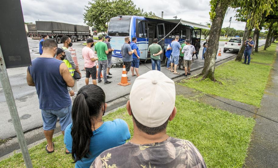 Em parceria com a Portos do Paraná, a ação itinerante da Secretaria de Saúde do município acontece no Pátio de Triagem, a partir desta terça-feira (8), e segue até quinta.