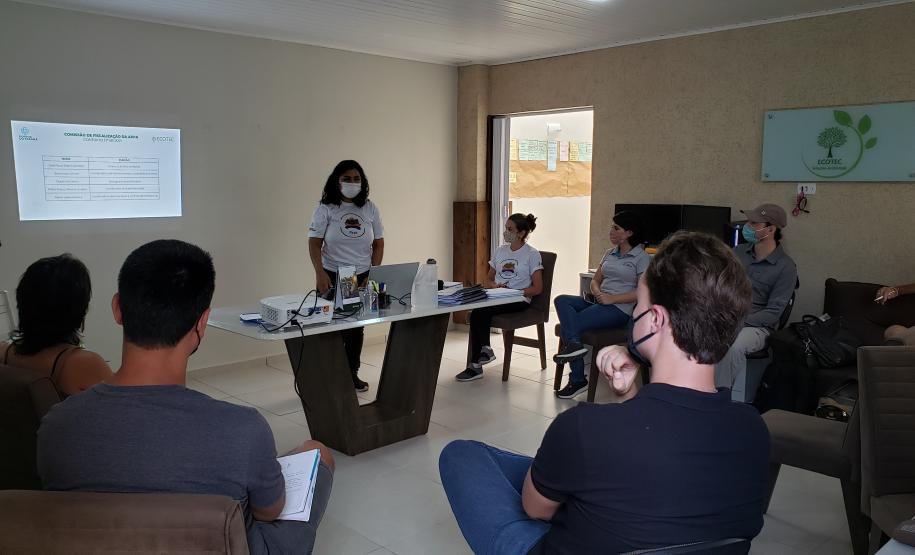 Convênio entre a empresa pública e a universidade vai monitorar oito pontos. Objetivo é fazer a medição dos sedimentos que descem com a chuva contribuindo para o assoreamento das baías de Antonina e Paranaguá.