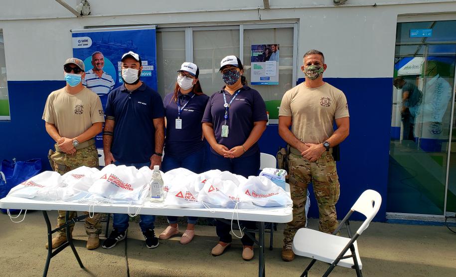 Entre os serviços ofertados gratuitamente estiveram cuidados com a saúde, capacitação, treinamentos, vacinação, orientações sobre trânsito, meio ambiente, segurança e corte de cabelo.