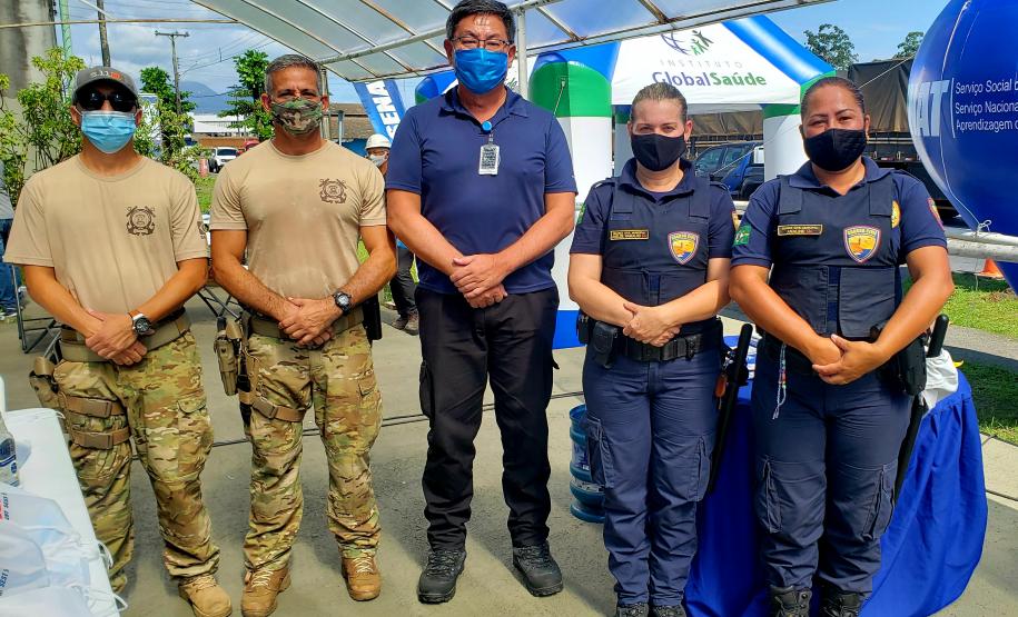 Entre os serviços ofertados gratuitamente estiveram cuidados com a saúde, capacitação, treinamentos, vacinação, orientações sobre trânsito, meio ambiente, segurança e corte de cabelo.