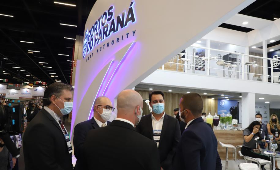 Em feira internacional, governador destaca potenciais e recordes dos portos do Paraná