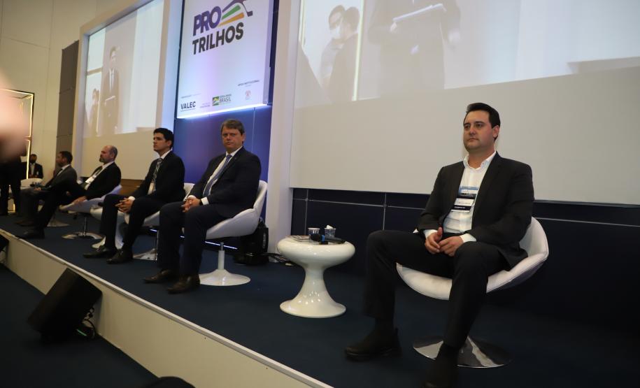 Em feira internacional, governador destaca potenciais e recordes dos portos do Paraná