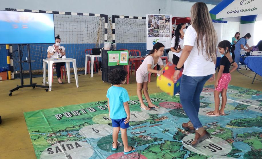 Ação é mensal, leva diversos serviços para a população e acontece em parceria com a Prefeitura de Paranaguá e diversas entidades