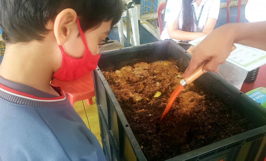 Ação é mensal, leva diversos serviços para a população e acontece em parceria com a Prefeitura de Paranaguá e diversas entidades