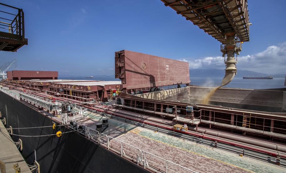 O segmento responde por quase 64% da movimentação do primeiro bimestre deste ano – com 5.893.104 toneladas. No último mês, de fevereiro, com 3.469.252 toneladas, os Granéis Sólidos somam 68,34% dos volumes movimentados, nos dois sentidos do comércio internacional.